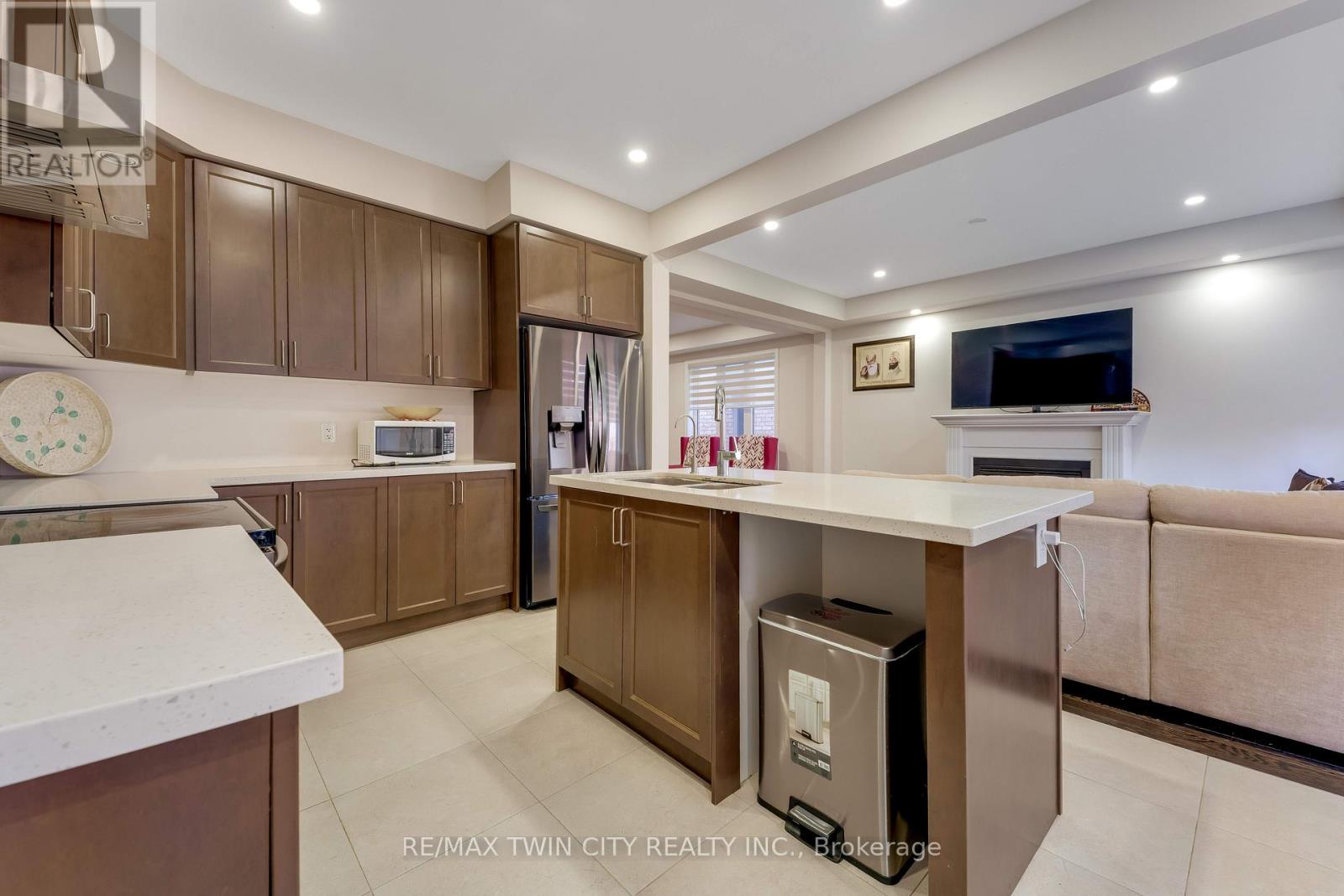 106 Haldimand Drive, Kitchener, Ontario  N2R 0R2 - Photo 13 - X13235740