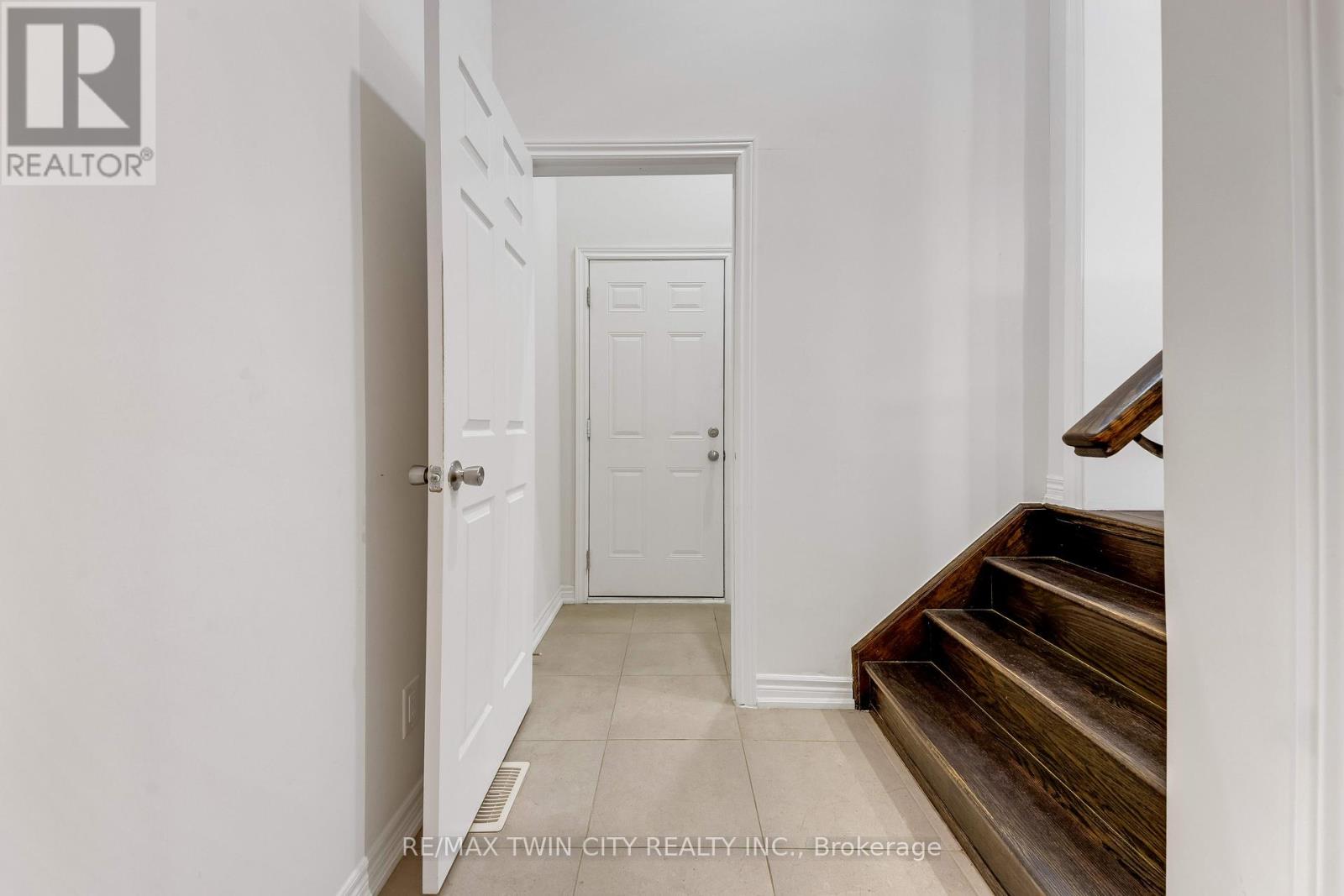 106 Haldimand Drive, Kitchener, Ontario  N2R 0R2 - Photo 33 - X13235740