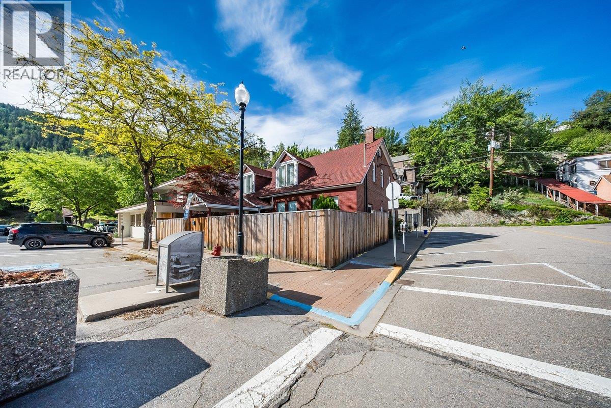 1500 CEDAR Avenue, Trail, British Columbia
