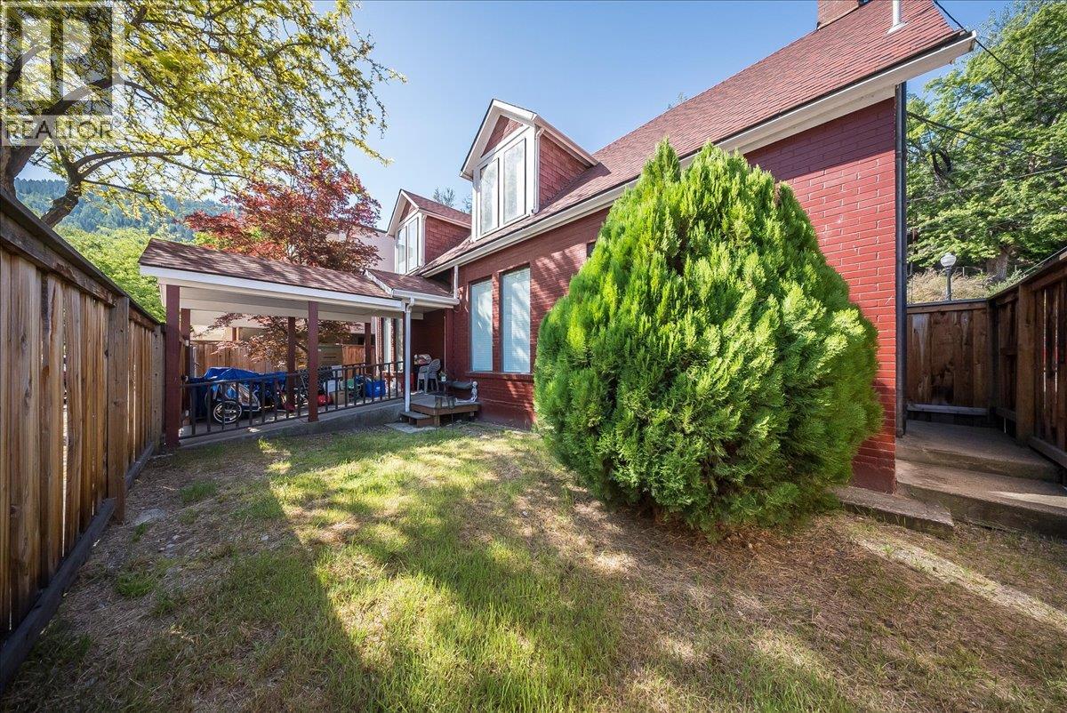 1500 Cedar Avenue, Trail, British Columbia V1R 4C6 - Photo 34 - 10389784