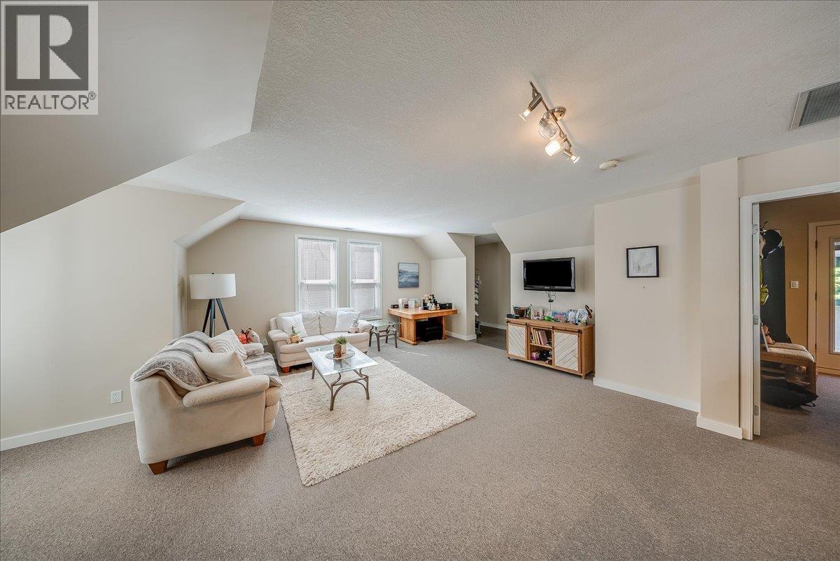 1500 Cedar Avenue, Trail, British Columbia V1R 4C6 - Photo 45 - 10389784