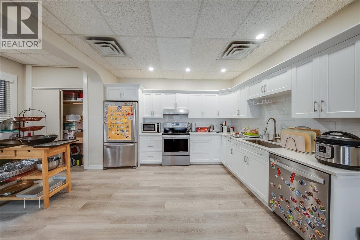 1500 Cedar Avenue, Trail, British Columbia V1R 4C6 - Photo 8 - 10389784