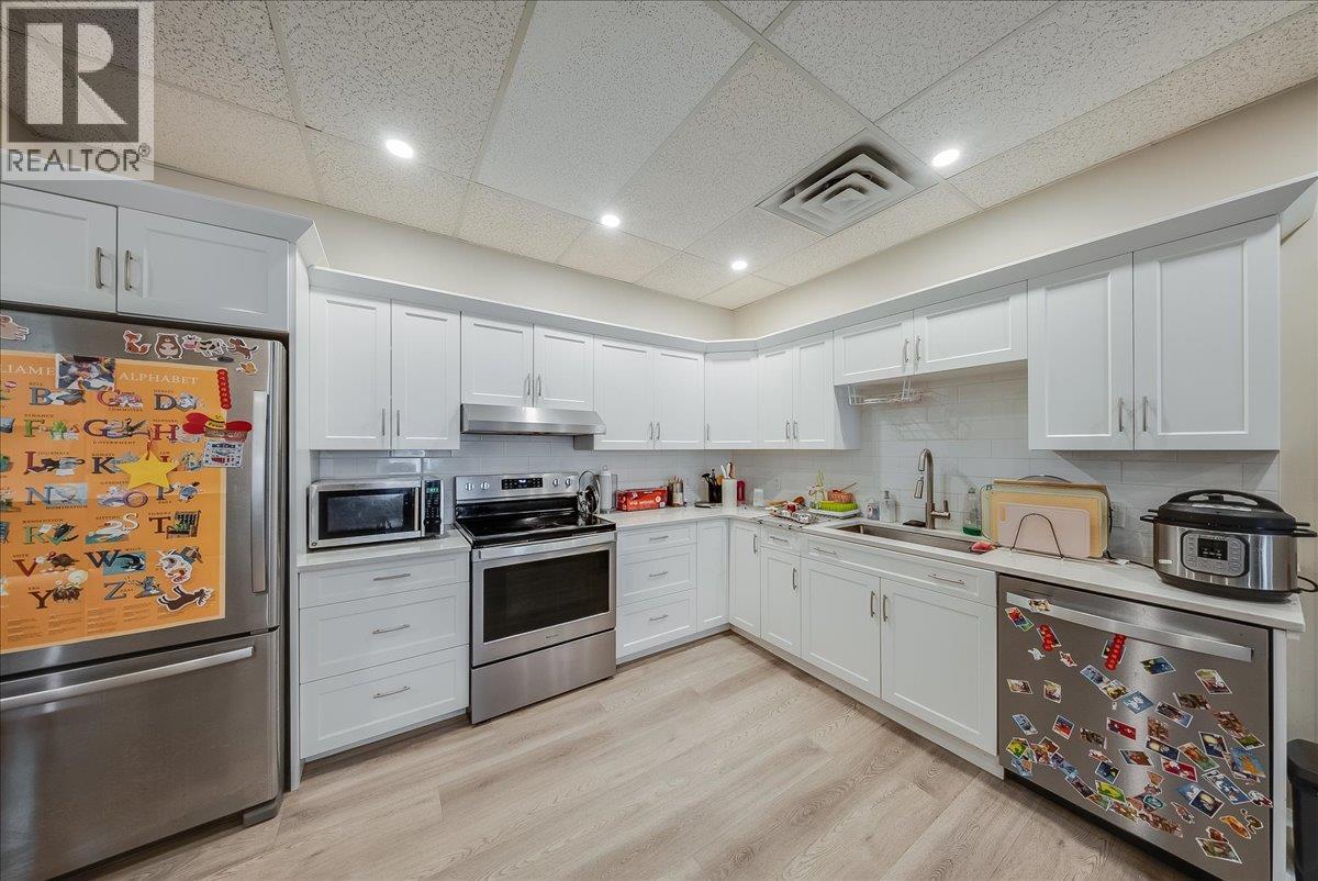 1500 Cedar Avenue, Trail, British Columbia V1R 4C6 - Photo 9 - 10389784