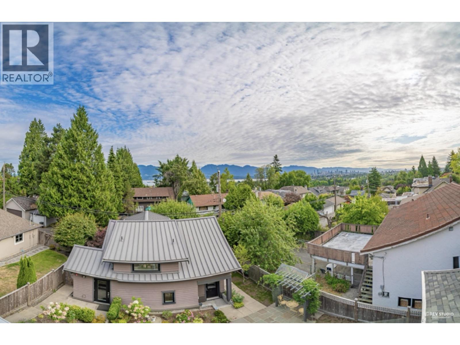 3853 W 14th Avenue, Vancouver, British Columbia  V6R 2X1 - Photo 2 - R3131355