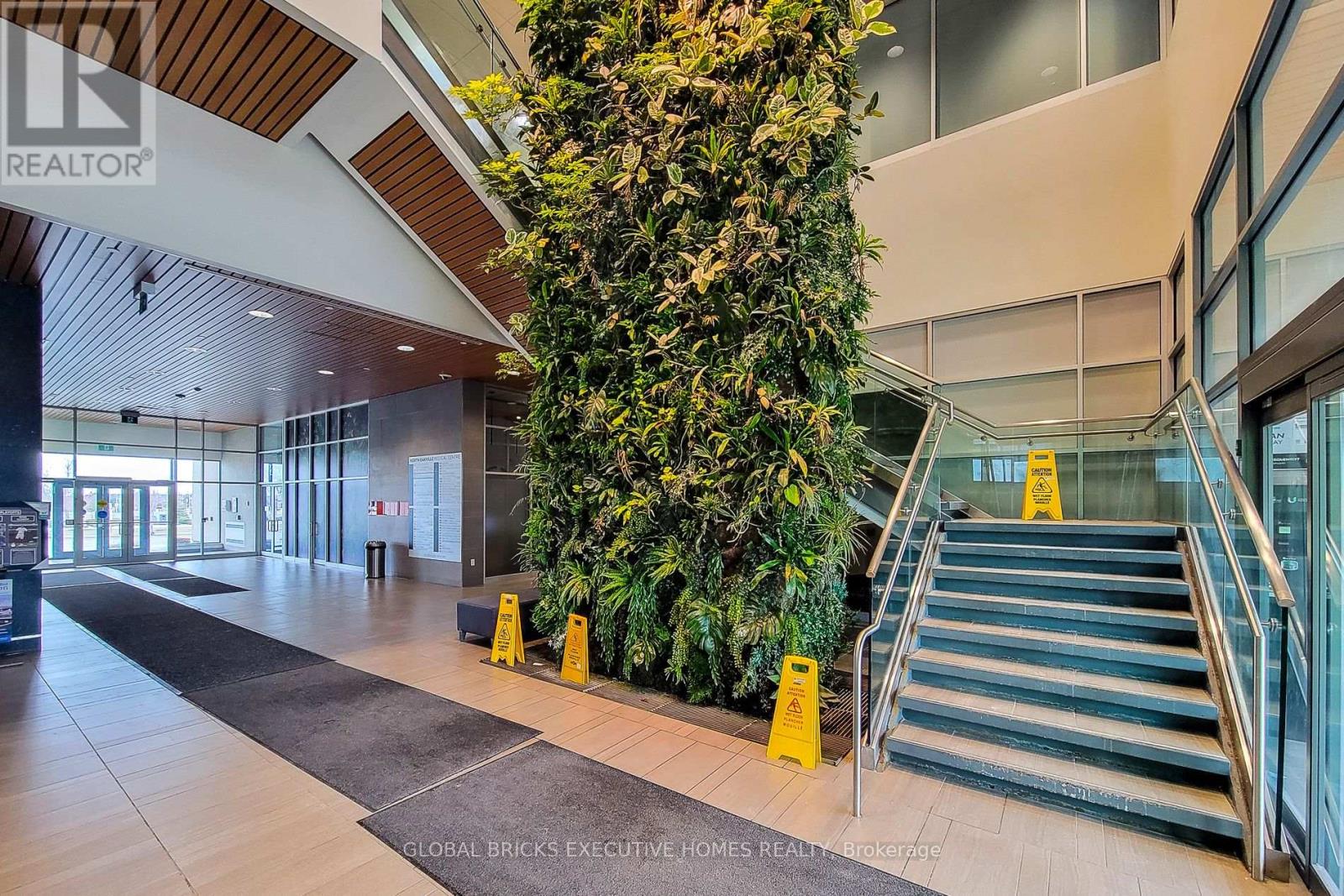 424 - 3075 Hospital Gate, Oakville, Ontario L6M 1M1 - Photo 8 - W12957422