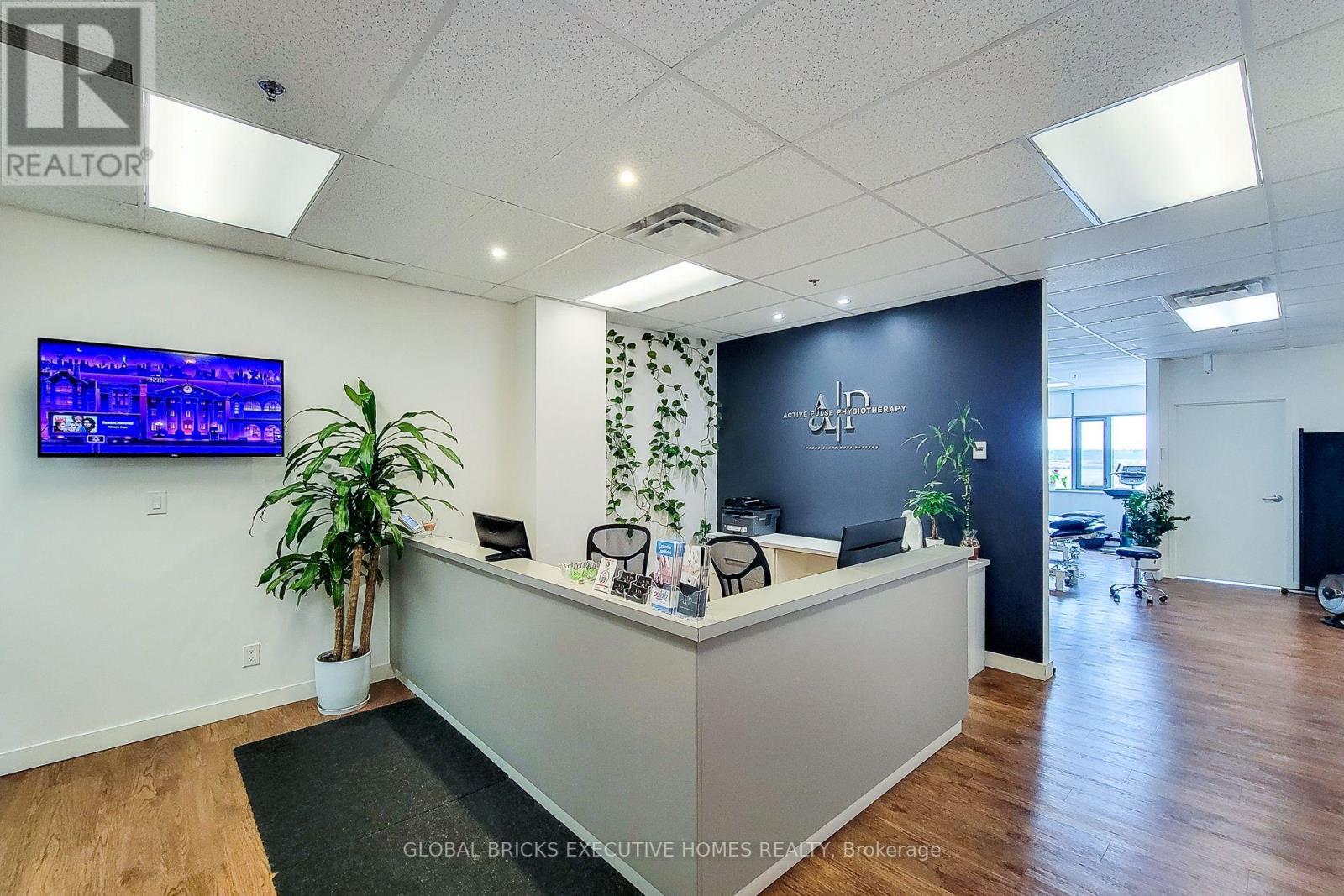 424 - 3075 Hospital Gate, Oakville, Ontario L6M 1M1 - Photo 11 - W12957422