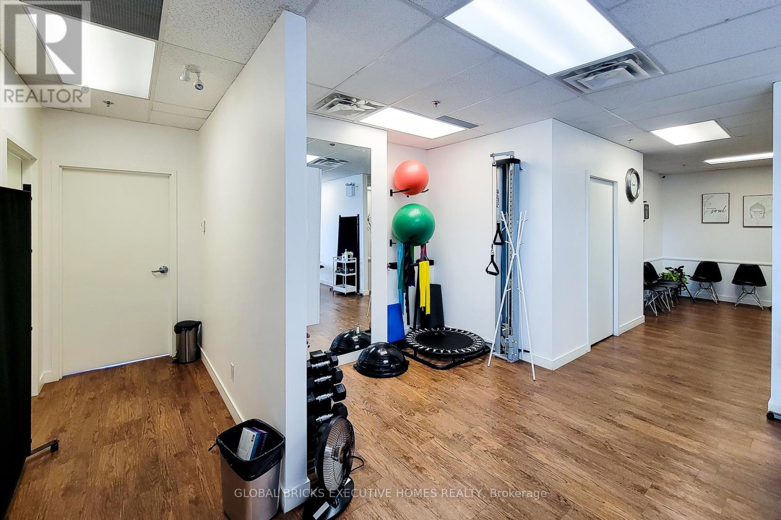 424 - 3075 Hospital Gate, Oakville, Ontario L6M 1M1 - Photo 19 - W12957422