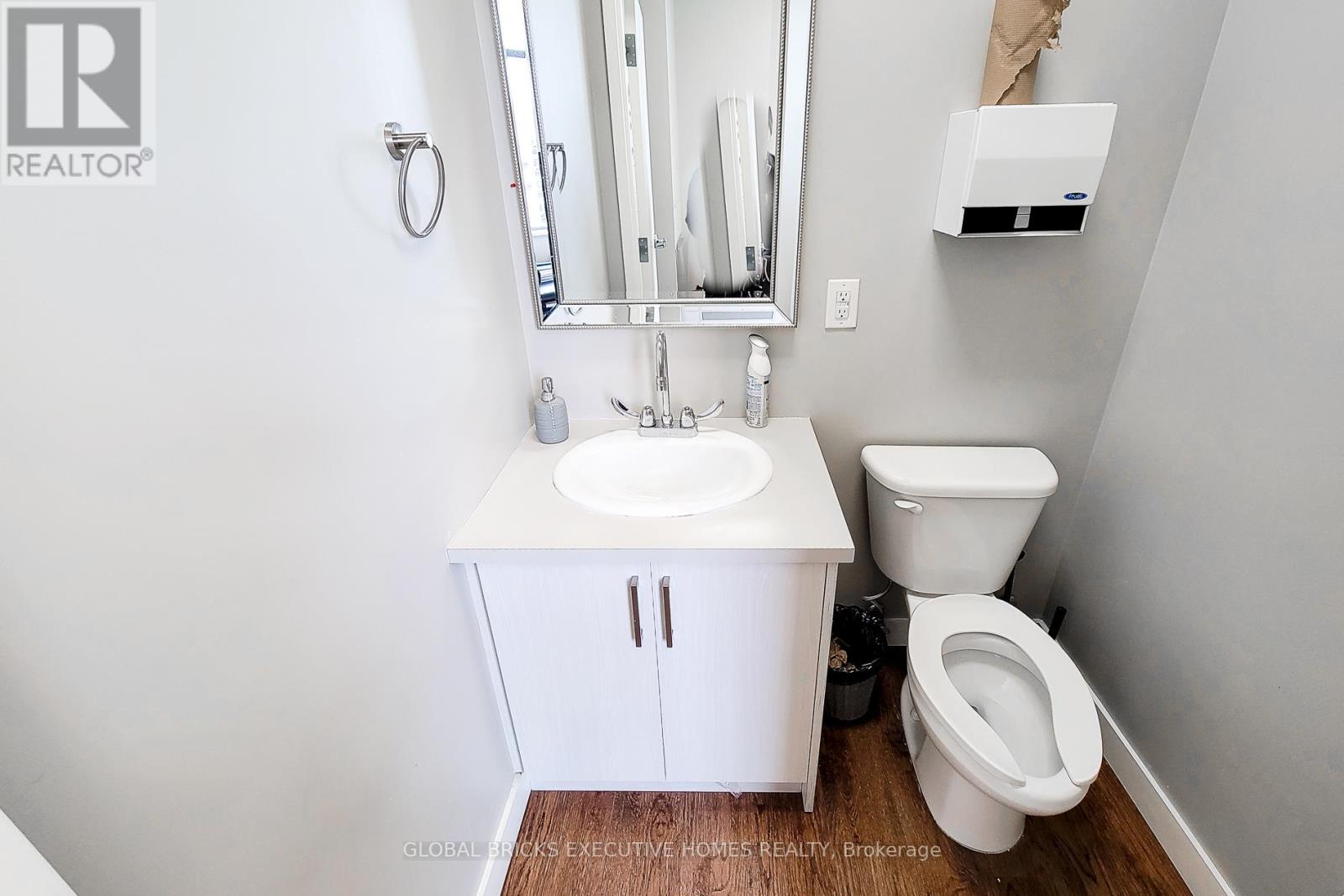 424 - 3075 Hospital Gate, Oakville, Ontario L6M 1M1 - Photo 24 - W12957422