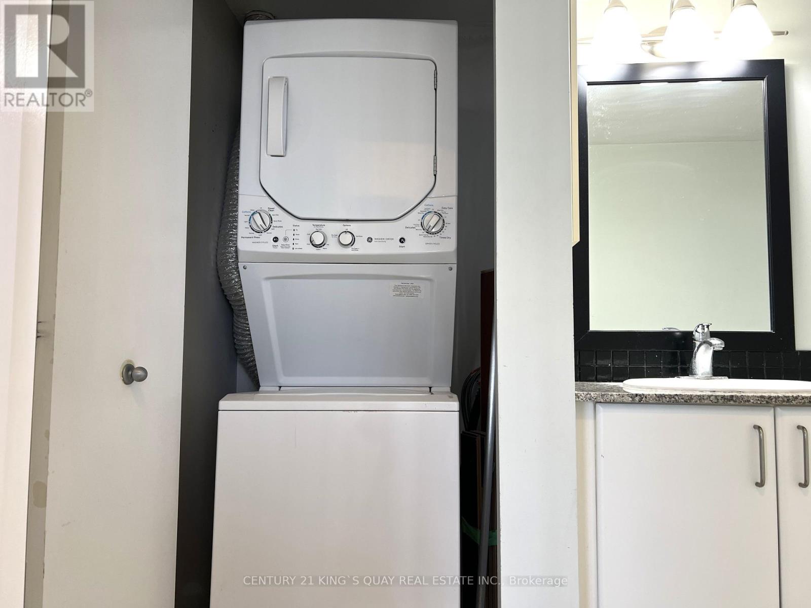 2711 - 33 Sheppard Avenue E, Toronto, Ontario  M2N 7K1 - Photo 4 - C13234088