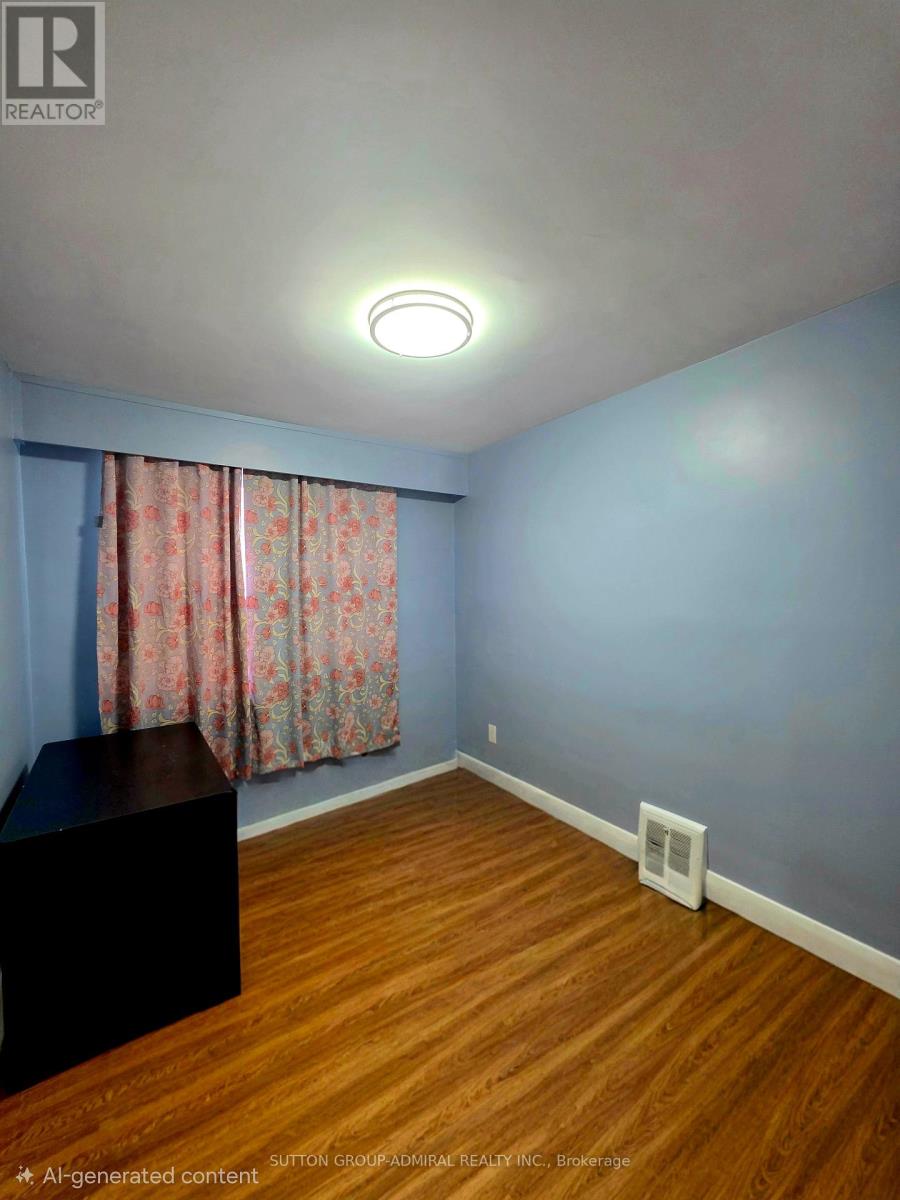 Main Flr - 34 Crocus Drive, Toronto, Ontario  M1R 4S6 - Photo 14 - E13006660
