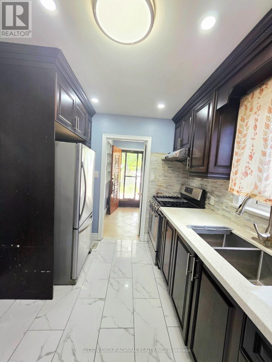 Main Flr - 34 Crocus Drive, Toronto, Ontario  M1R 4S6 - Photo 9 - E13006660
