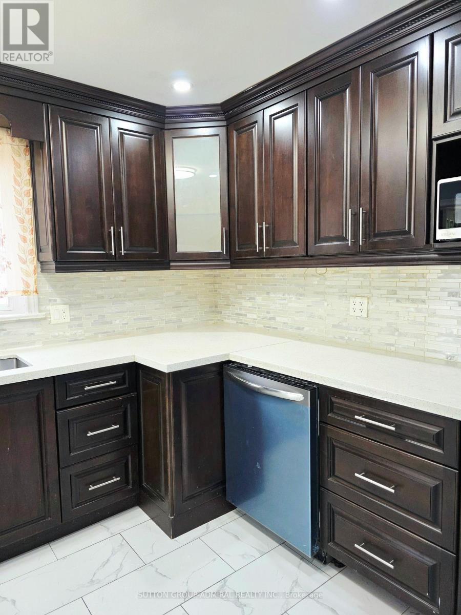 Main Flr - 34 Crocus Drive, Toronto, Ontario  M1R 4S6 - Photo 6 - E13006660