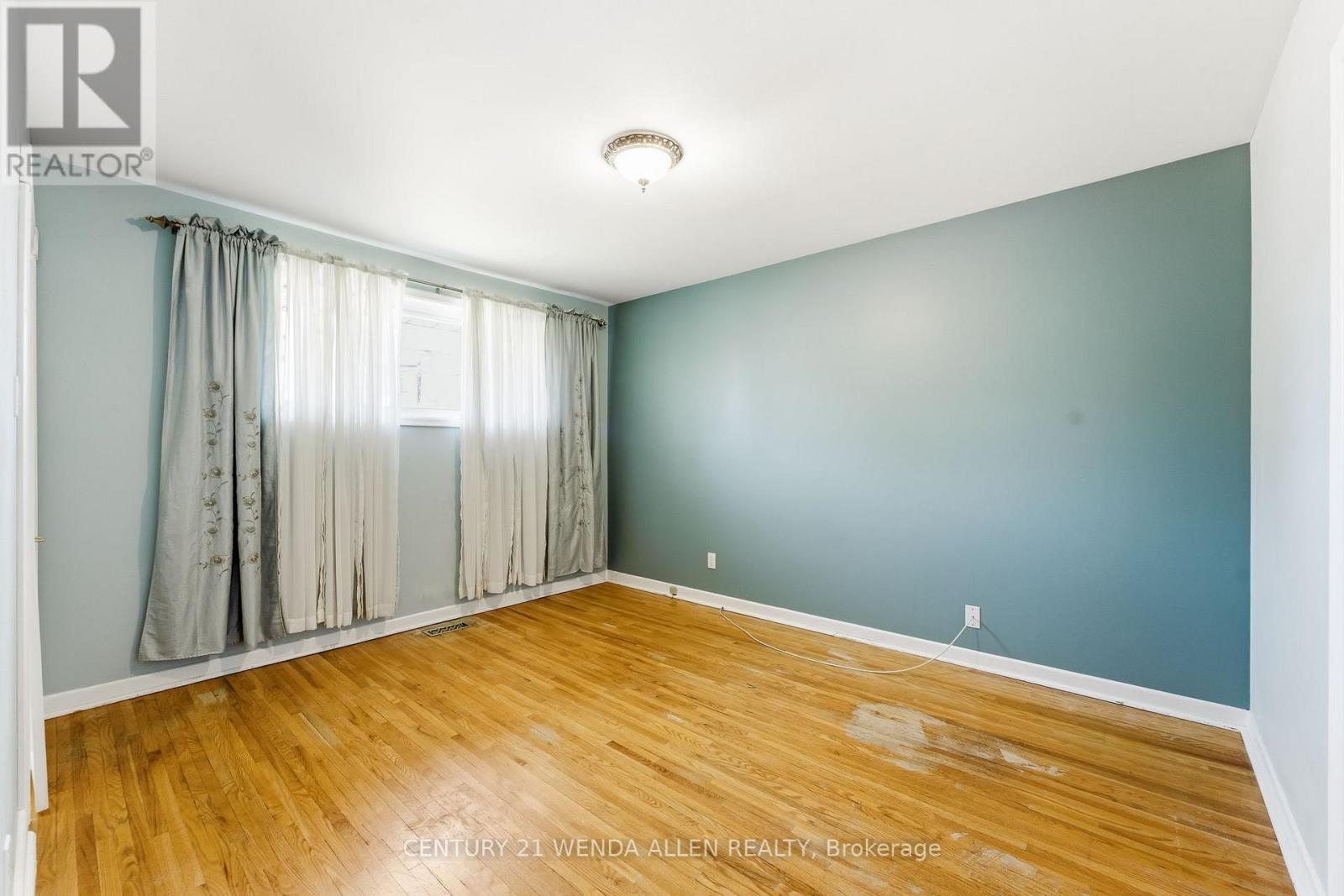 903 Grenoble Boulevard, Pickering, Ontario  L1W 1T9 - Photo 9 - E13235640