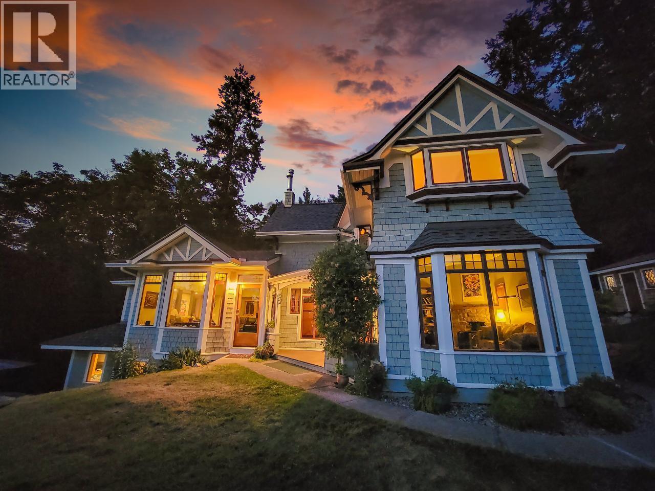 532 Park Street, Nelson, British Columbia  V1L 2G9 - Photo 3 - 10389231