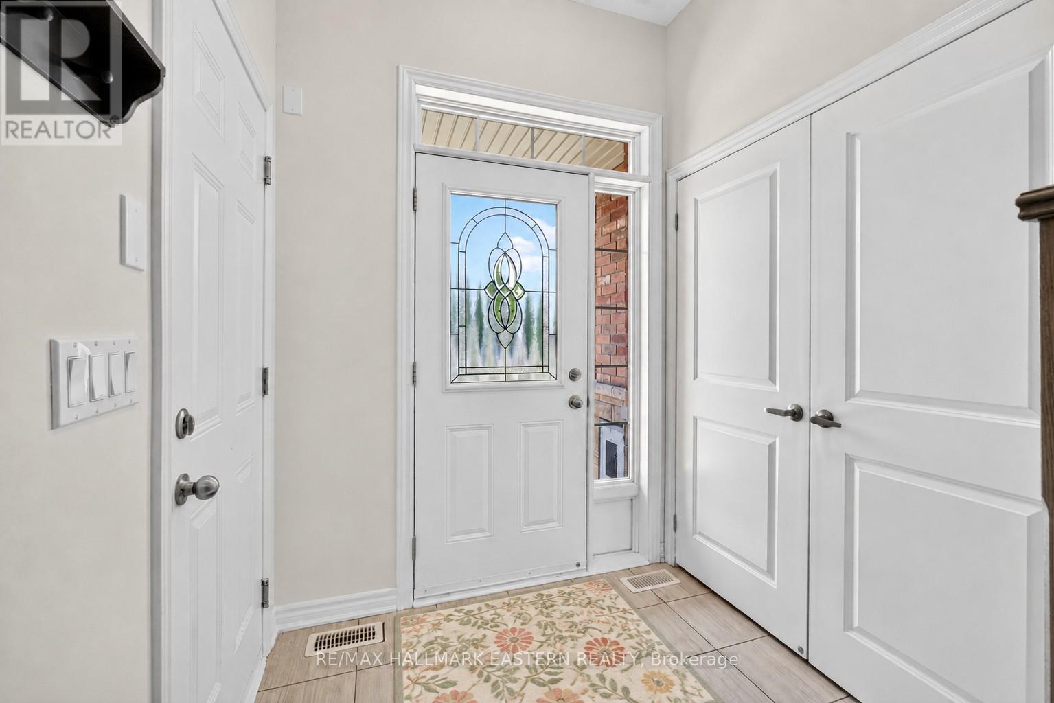 31 Elmhurst Street, Scugog, Ontario  L9L 0C6 - Photo 3 - E13235778