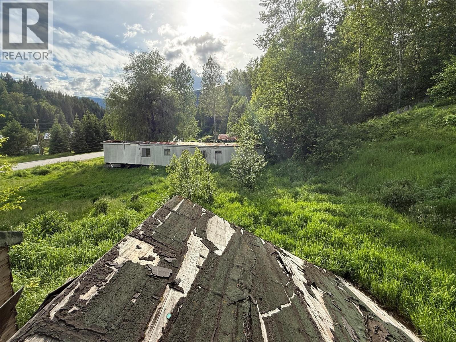 3341 Pass Creek Road, Krestova, British Columbia  V0G 1H2 - Photo 4 - 10388833