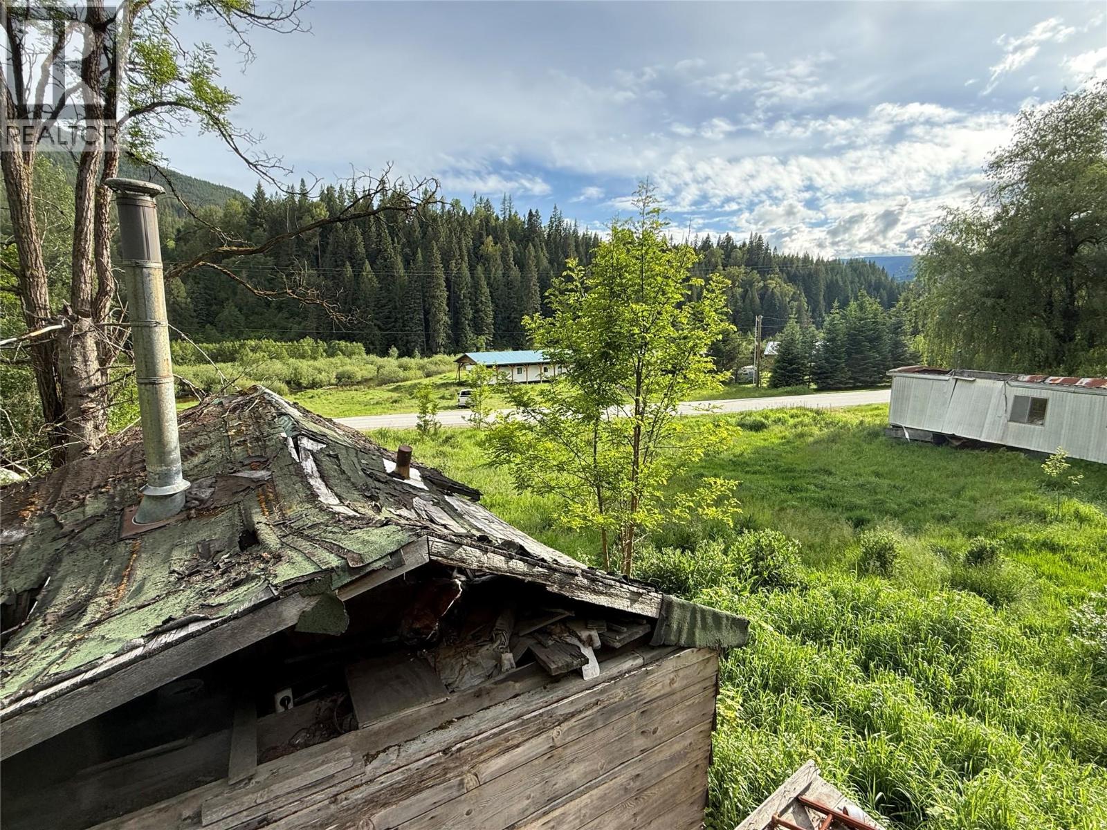 3341 Pass Creek Road, Krestova, British Columbia  V0G 1H2 - Photo 5 - 10388833