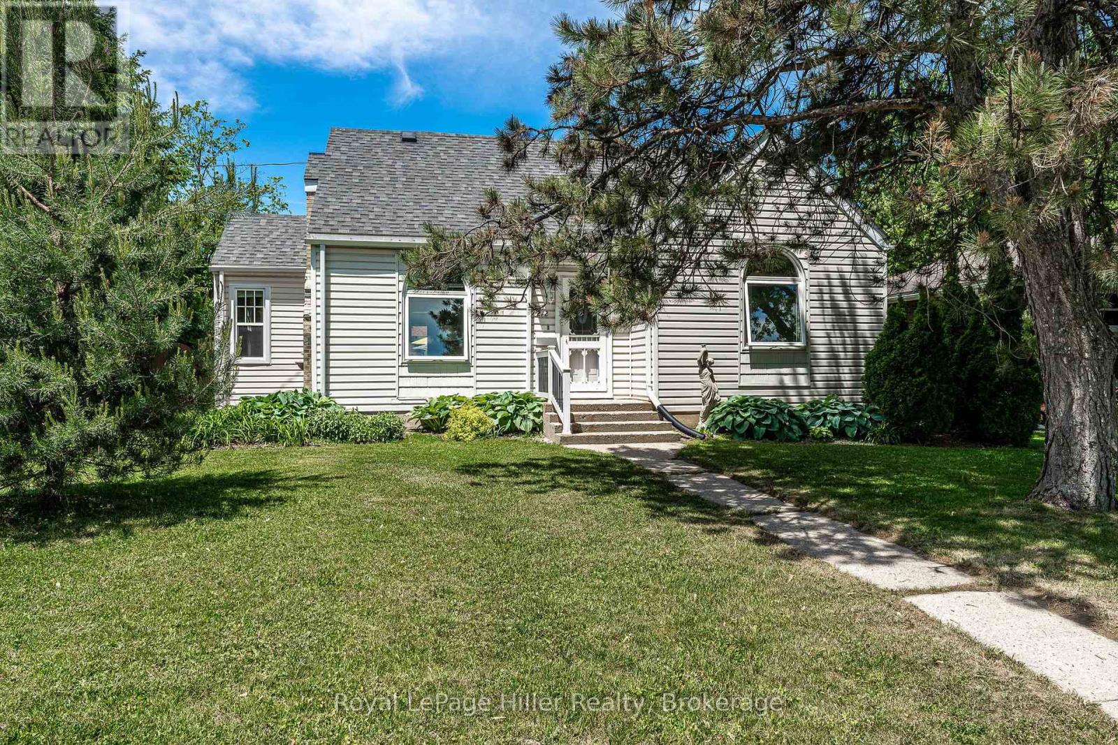 272 JOHN STREET N, Stratford, Ontario