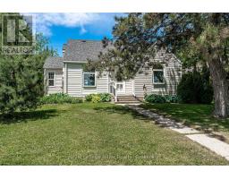 272 JOHN STREET N