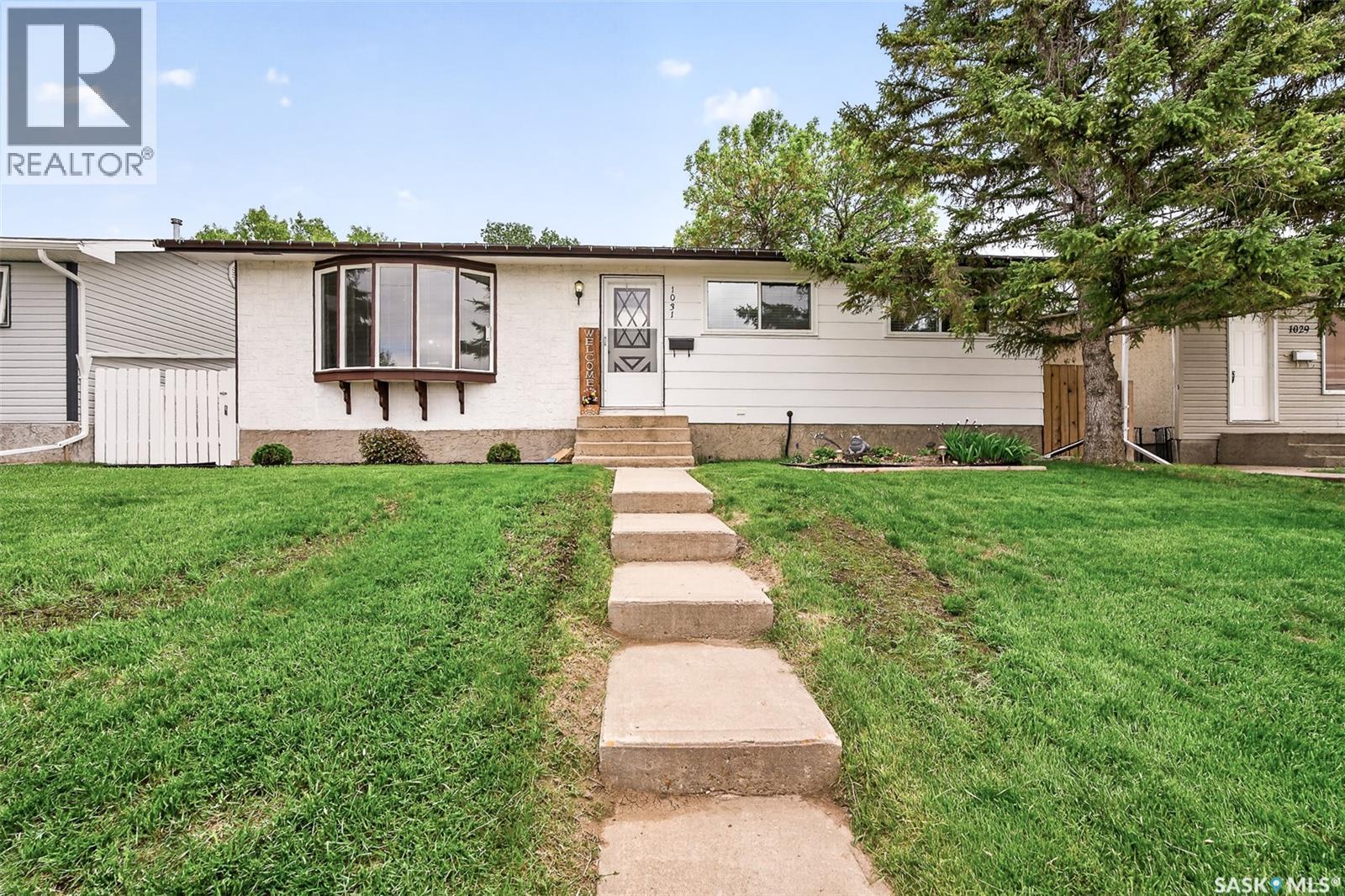 1031 Ross Street E, Moose Jaw, Saskatchewan  S6H 7H4 - Photo 1 - SK038085