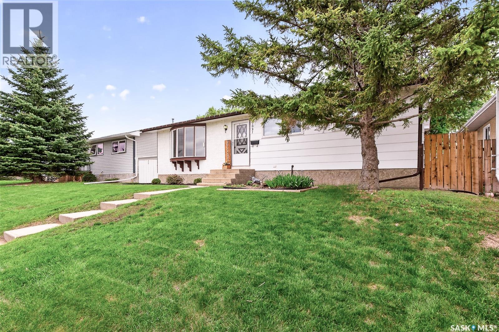1031 Ross Street E, Moose Jaw, Saskatchewan  S6H 7H4 - Photo 6 - SK038085