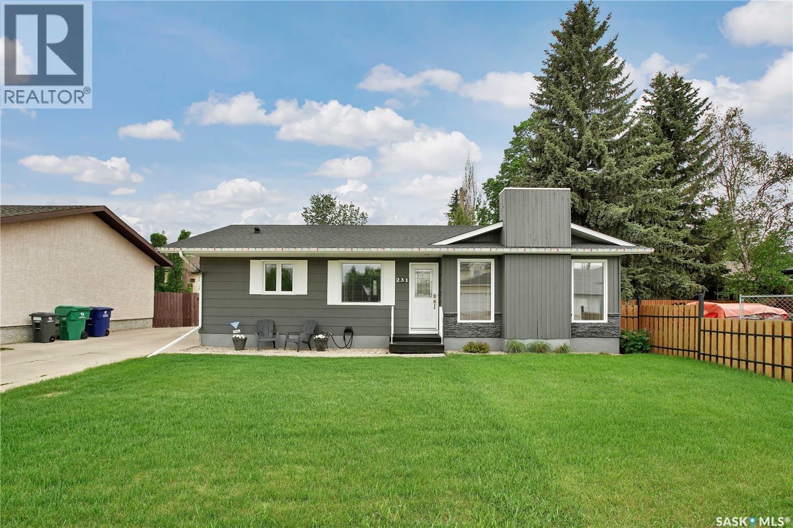 231 Roborecki Crescent, Saskatoon, Saskatchewan  S7K 5L1 - Photo 1 - SK038064