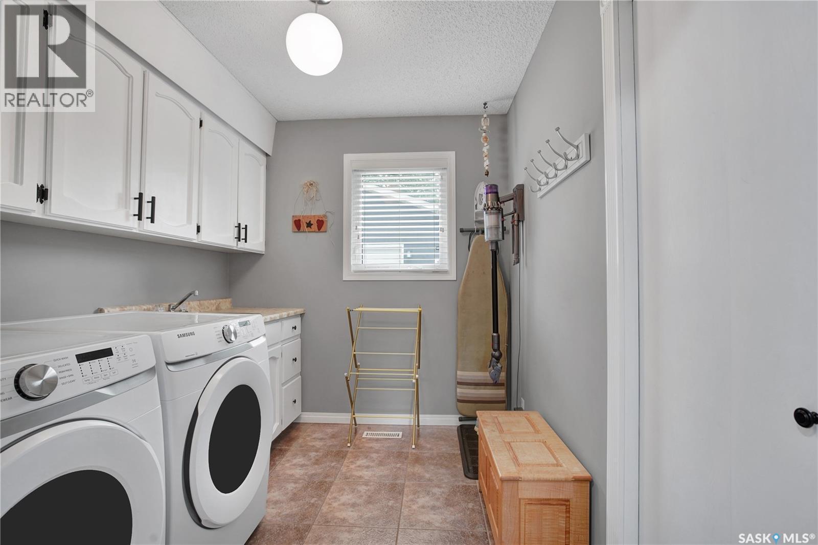 231 Roborecki Crescent, Saskatoon, Saskatchewan  S7K 5L1 - Photo 4 - SK038064