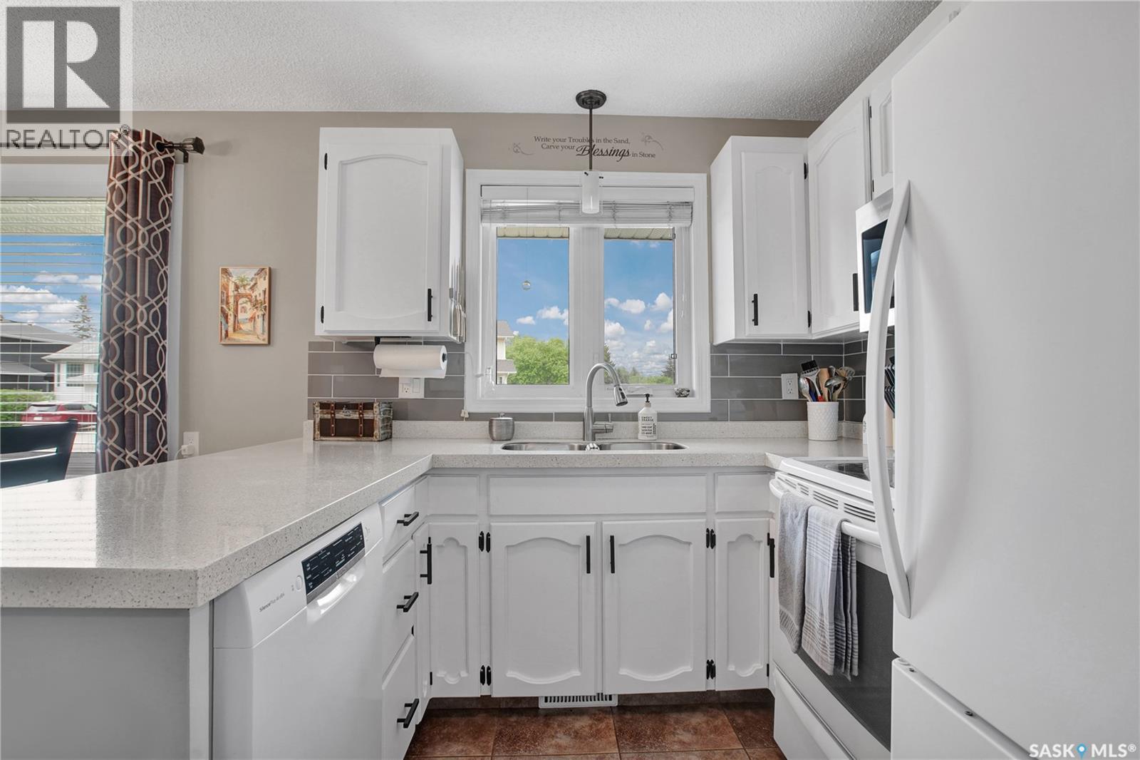 231 Roborecki Crescent, Saskatoon, Saskatchewan  S7K 5L1 - Photo 5 - SK038064