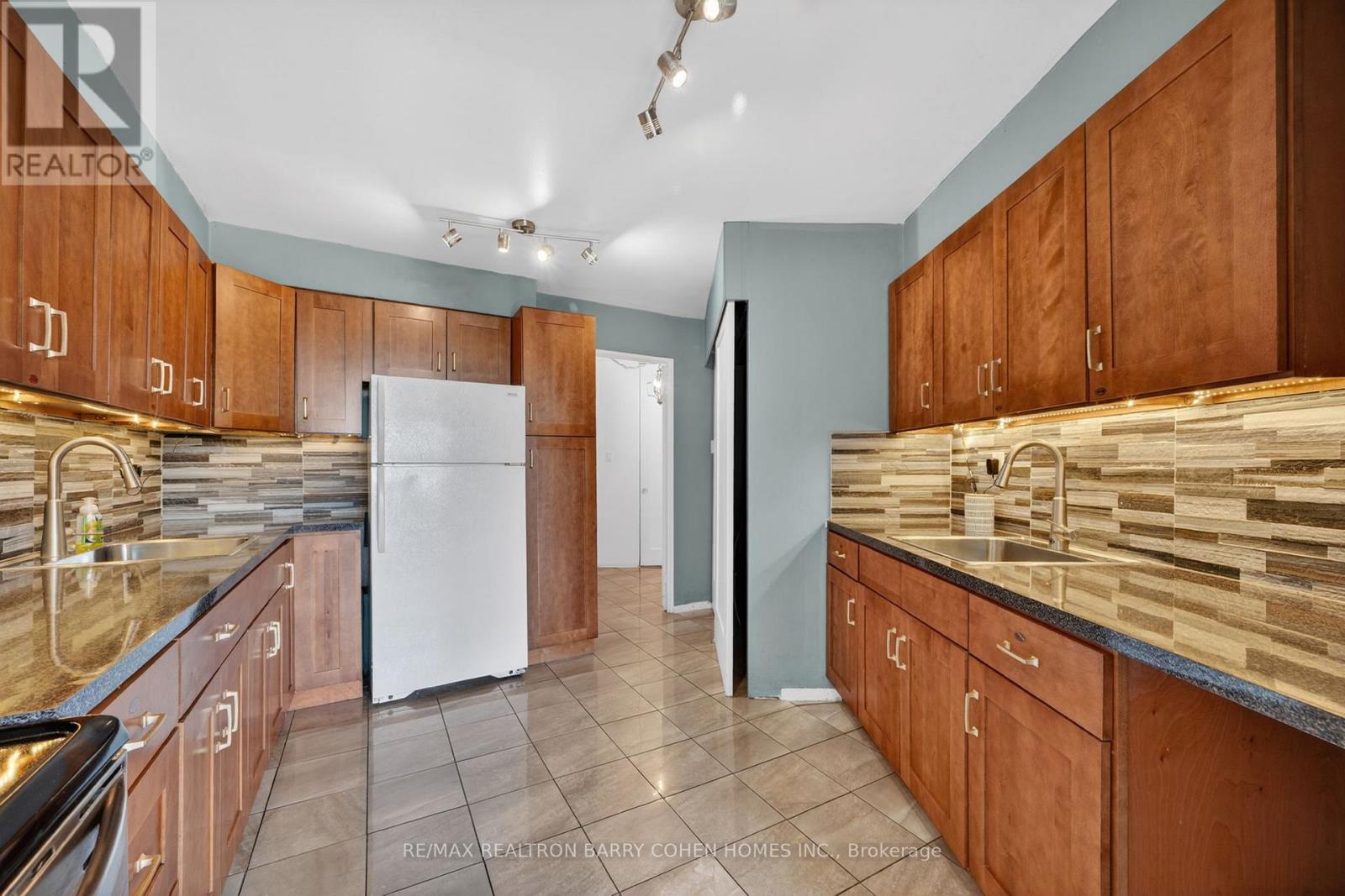 304 - 150 Neptune Drive, Toronto, Ontario  M6A 2Y9 - Photo 6 - C13236010