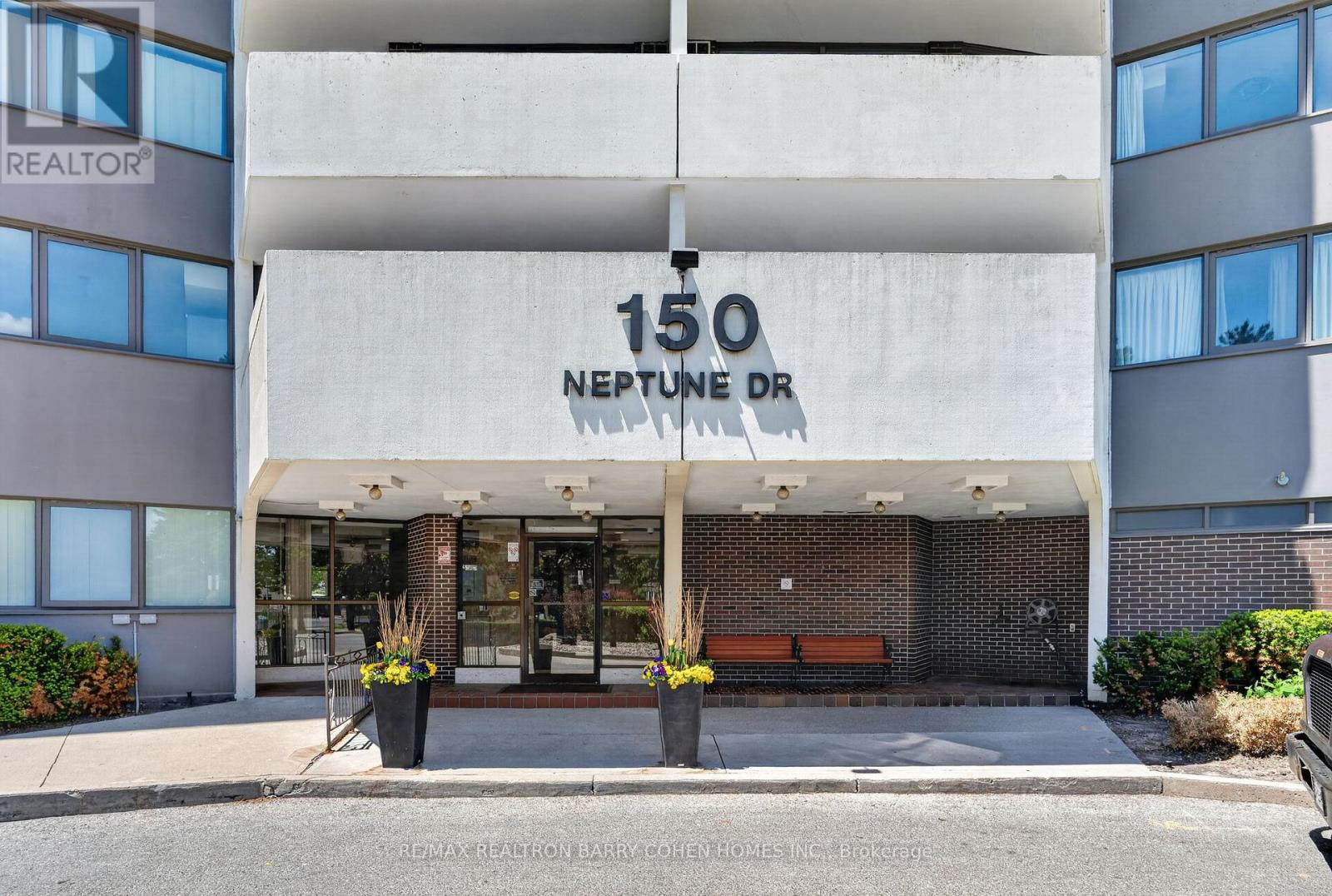304 - 150 Neptune Drive, Toronto, Ontario  M6A 2Y9 - Photo 2 - C13236014