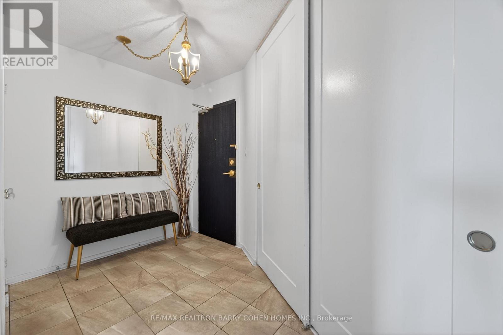 304 - 150 Neptune Drive, Toronto, Ontario  M6A 2Y9 - Photo 3 - C13236014