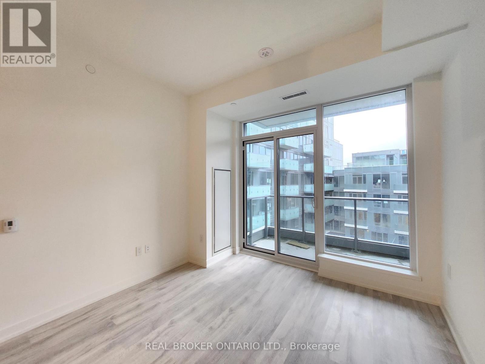 N625 - 7 Golden Lion Heights, Toronto, Ontario  M2M 4E7 - Photo 5 - C13236016