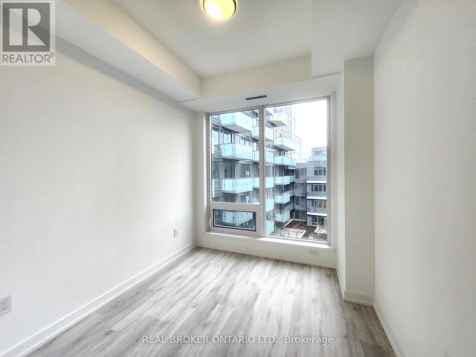 N625 - 7 Golden Lion Heights, Toronto, Ontario  M2M 4E7 - Photo 7 - C13236016