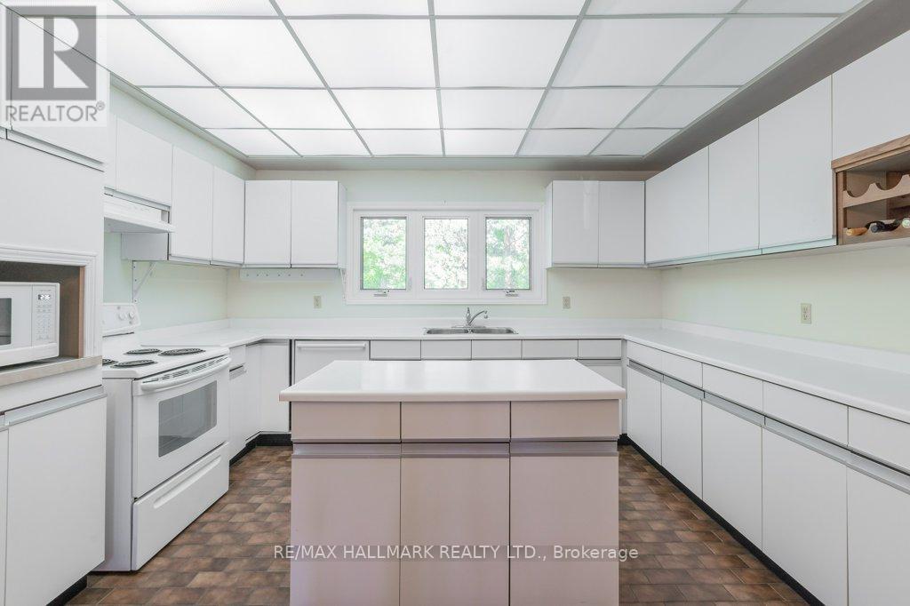13 Ballyconnor Court, Toronto, Ontario  M2M 4C5 - Photo 16 - C13236036