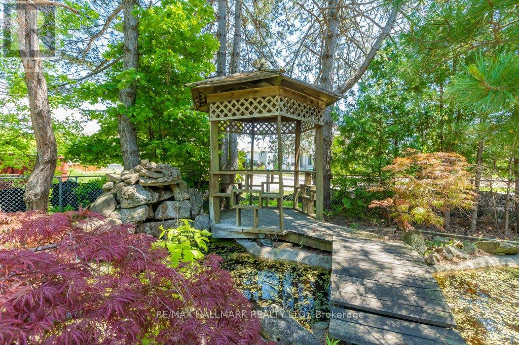 13 Ballyconnor Court, Toronto, Ontario  M2M 4C5 - Photo 3 - C13236036
