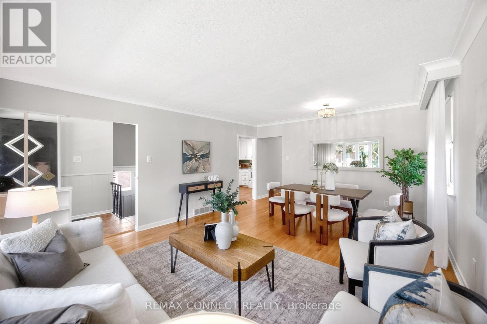 6 Faraday Drive, Toronto, Ontario  M1H 2S1 - Photo 5 - E13235804