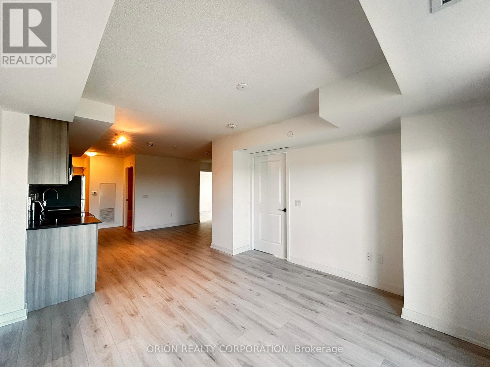 904 - 1435 Celebration Drive, Pickering, Ontario  L1W 0C4 - Photo 7 - E13236070