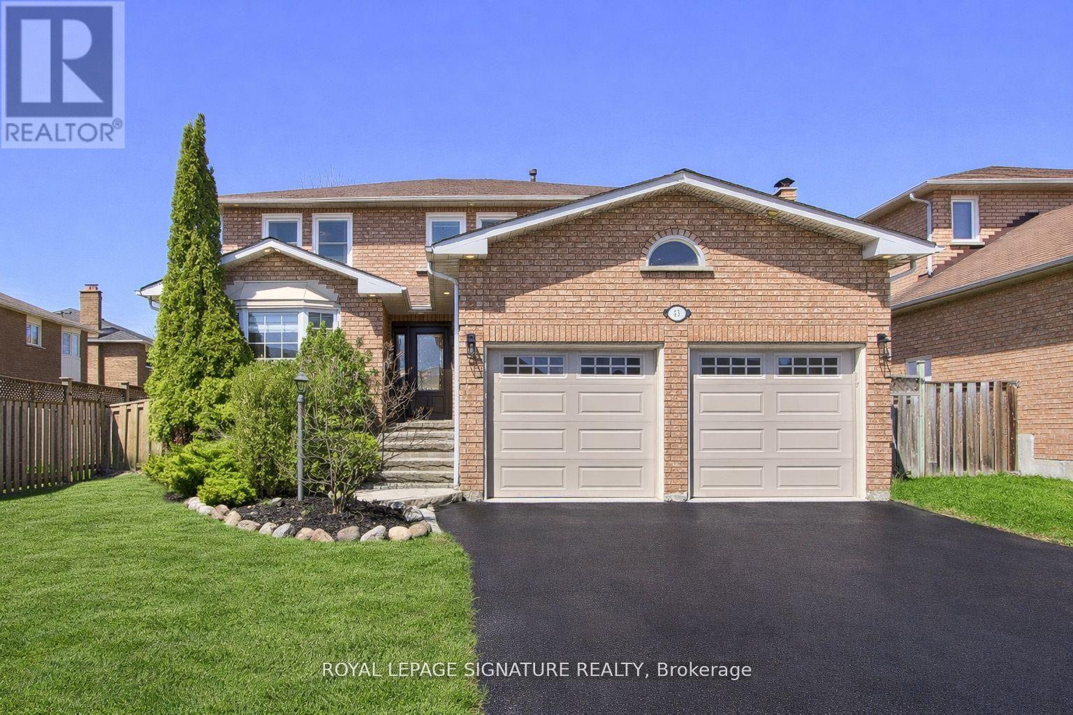 43 Falstaff Crescent, Whitby, Ontario  L1R 1W3 - Photo 2 - E13236094