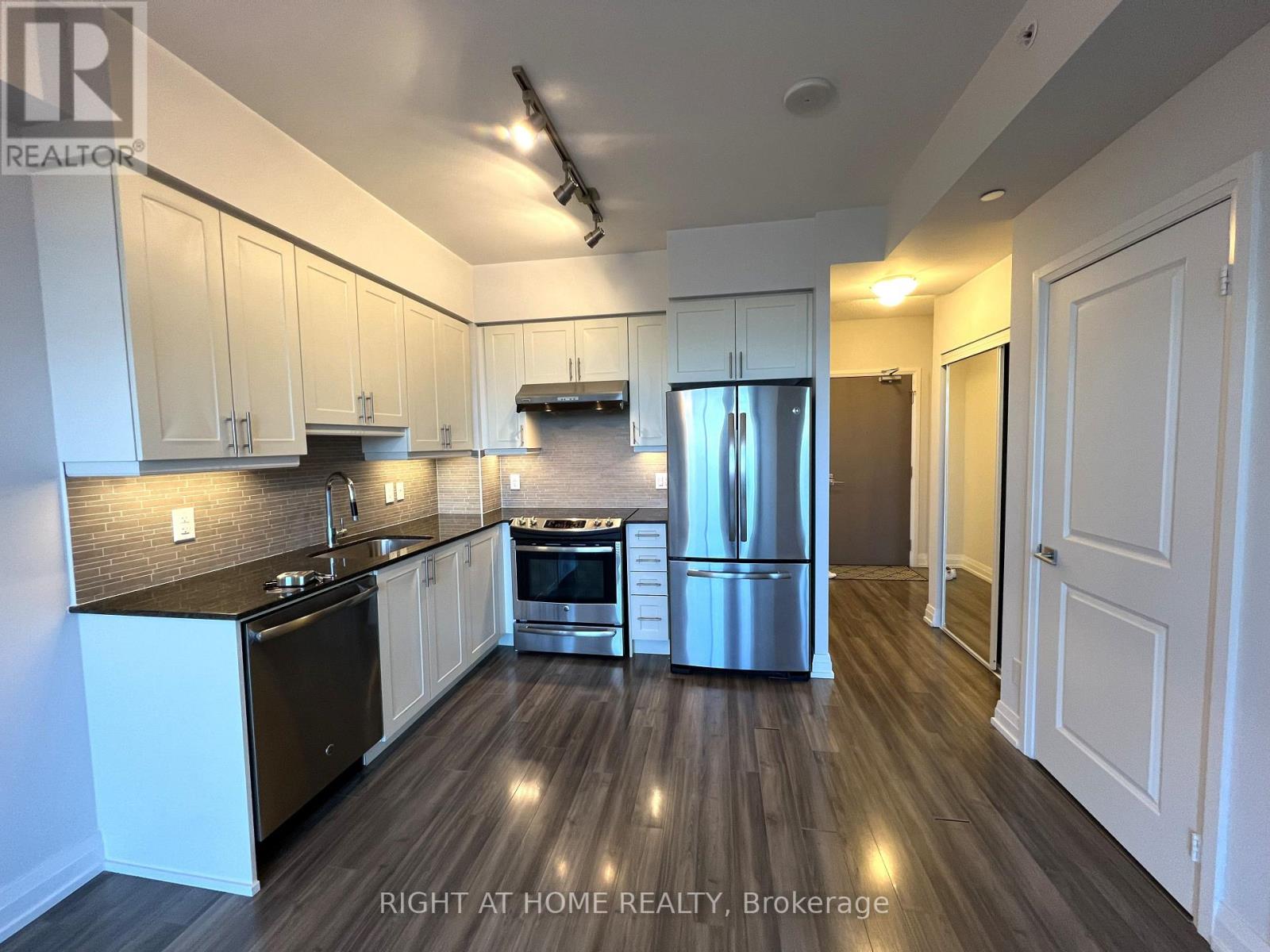 705 - 7165 Yonge Street, Markham, Ontario  L3T 0C9 - Photo 8 - N13235782