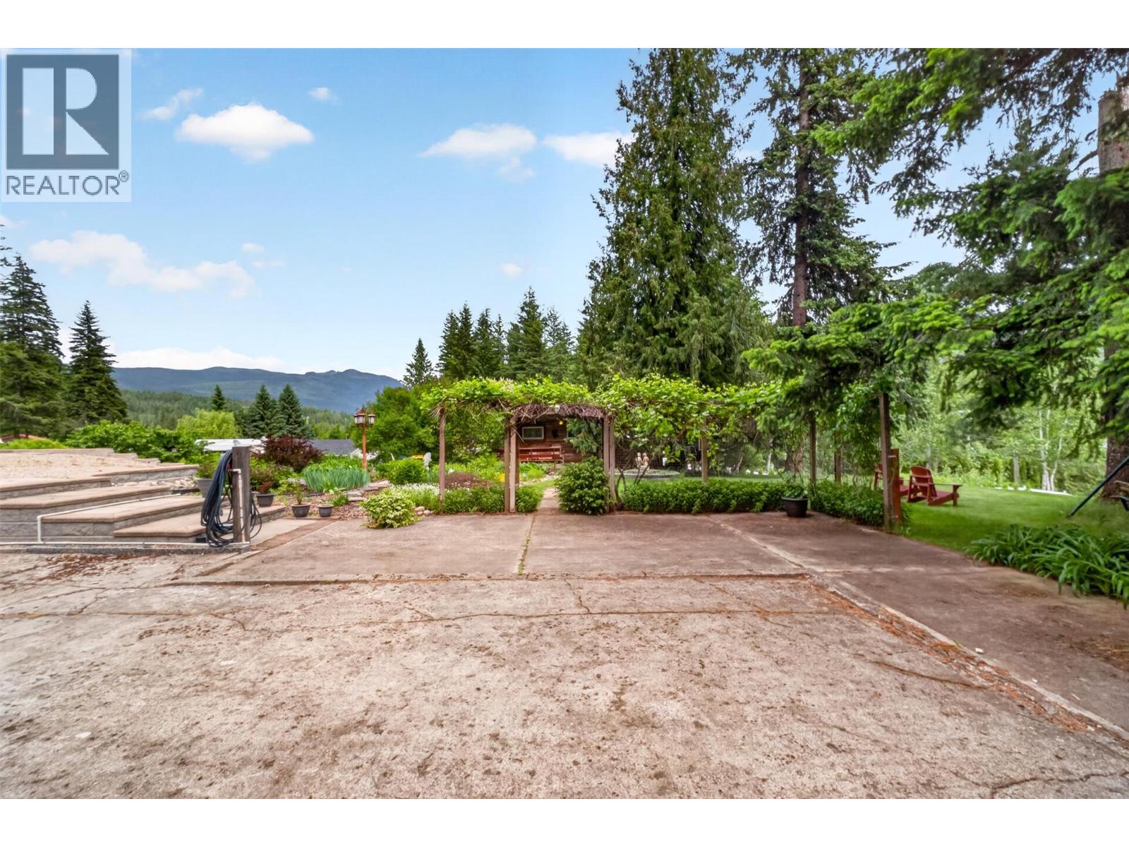 2030 Solsqua-Sicamous Road, Sicamous, British Columbia  V0E 2V4 - Photo 47 - 10389511