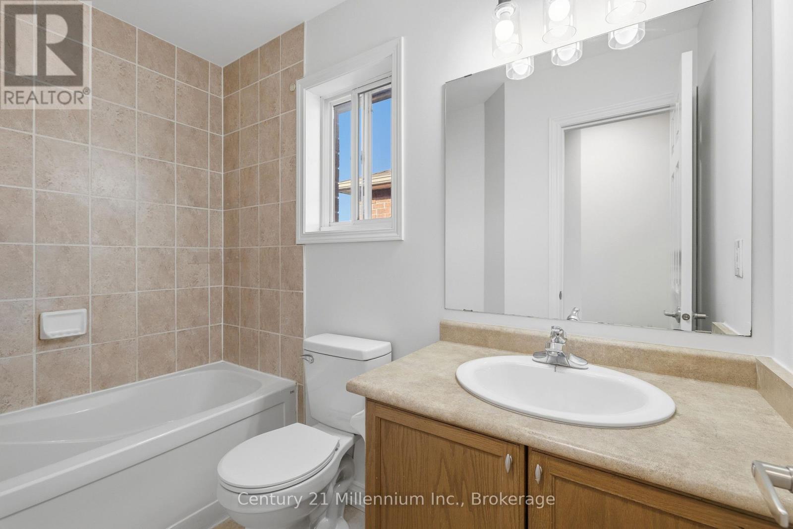 25 William Paddison Drive, Barrie (Georgian Drive), Ontario  L4M 0G3 - Photo 24 - S13235344