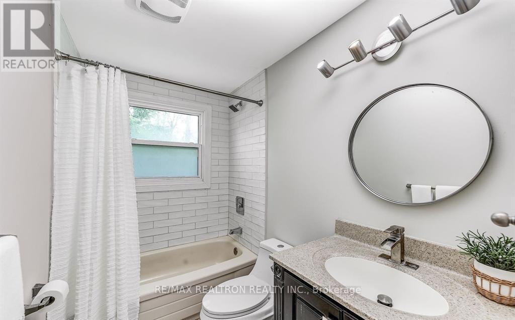 14 Chippawa Court, Barrie, Ontario  L4M 5N8 - Photo 22 - S13236054