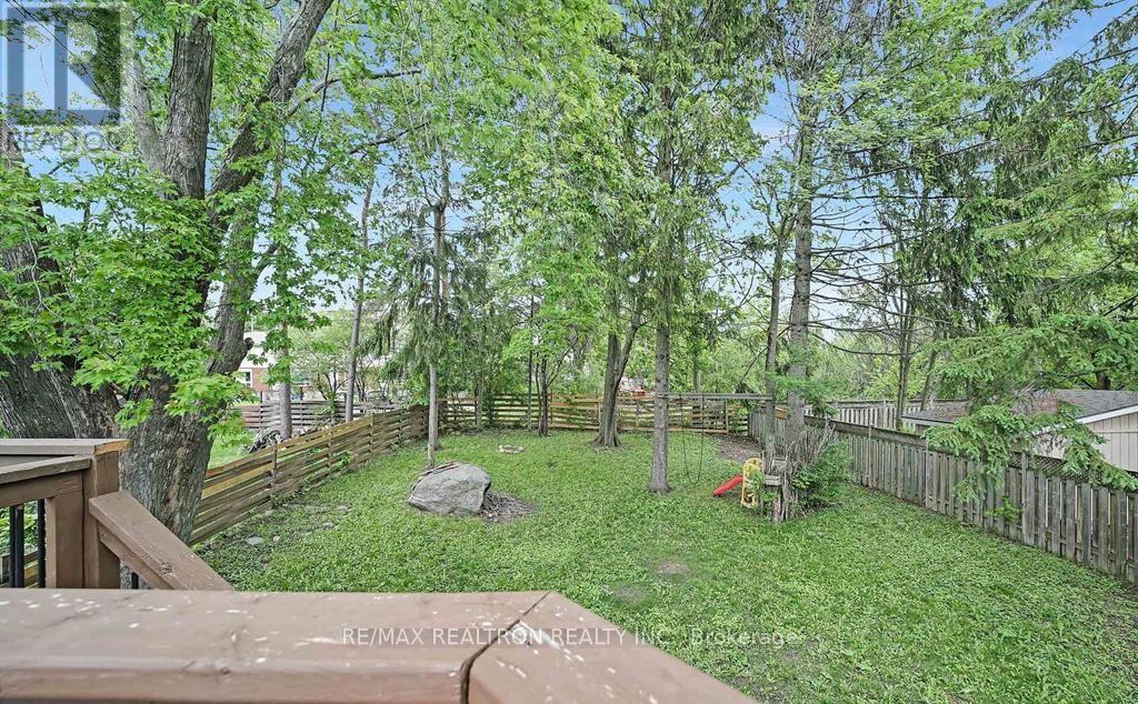 14 Chippawa Court, Barrie, Ontario  L4M 5N8 - Photo 37 - S13236054