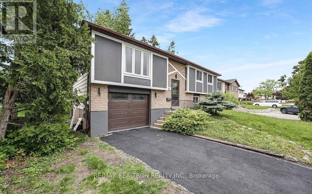 14 Chippawa Court, Barrie, Ontario  L4M 5N8 - Photo 4 - S13236054