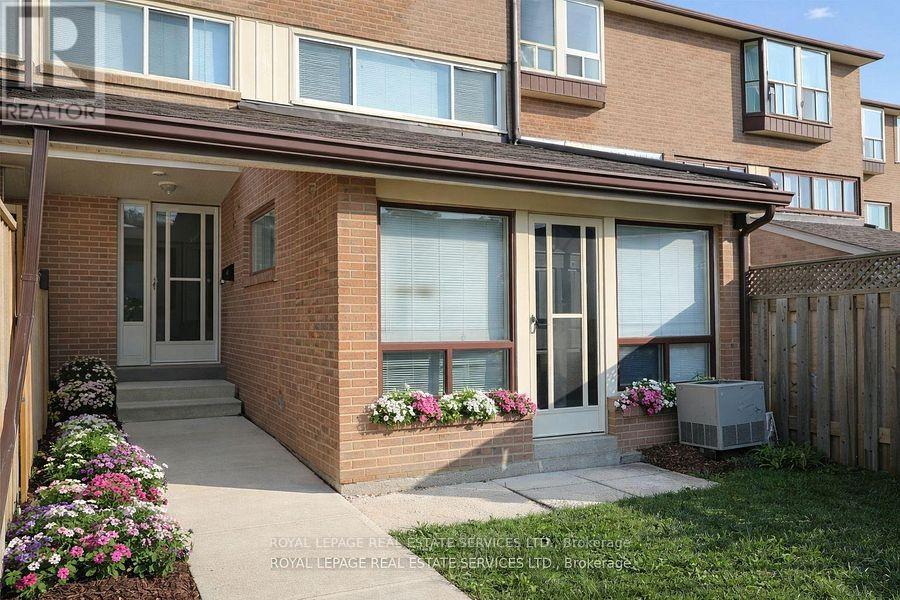 150 - 254 John Garland Boulevard, Toronto, Ontario  M9V 1N8 - Photo 4 - W13235764