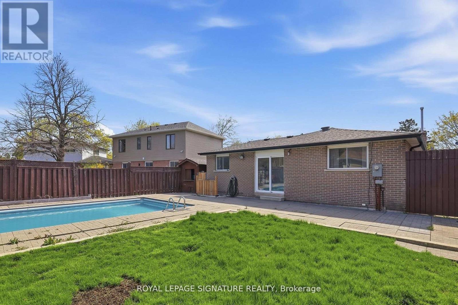 216 Folkstone Crescent, Brampton, Ontario  L6T 3N6 - Photo 28 - W13235916