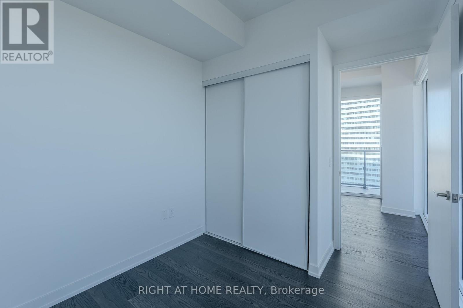 448 Burnhamthorpe Road, Mississauga, Ontario  L5B 4M6 - Photo 11 - W13235938