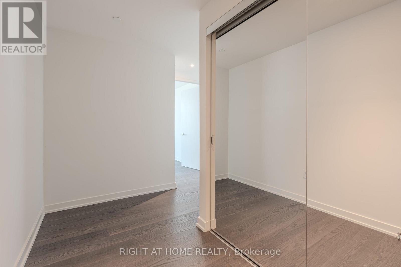 448 Burnhamthorpe Road, Mississauga, Ontario  L5B 4M6 - Photo 14 - W13235938