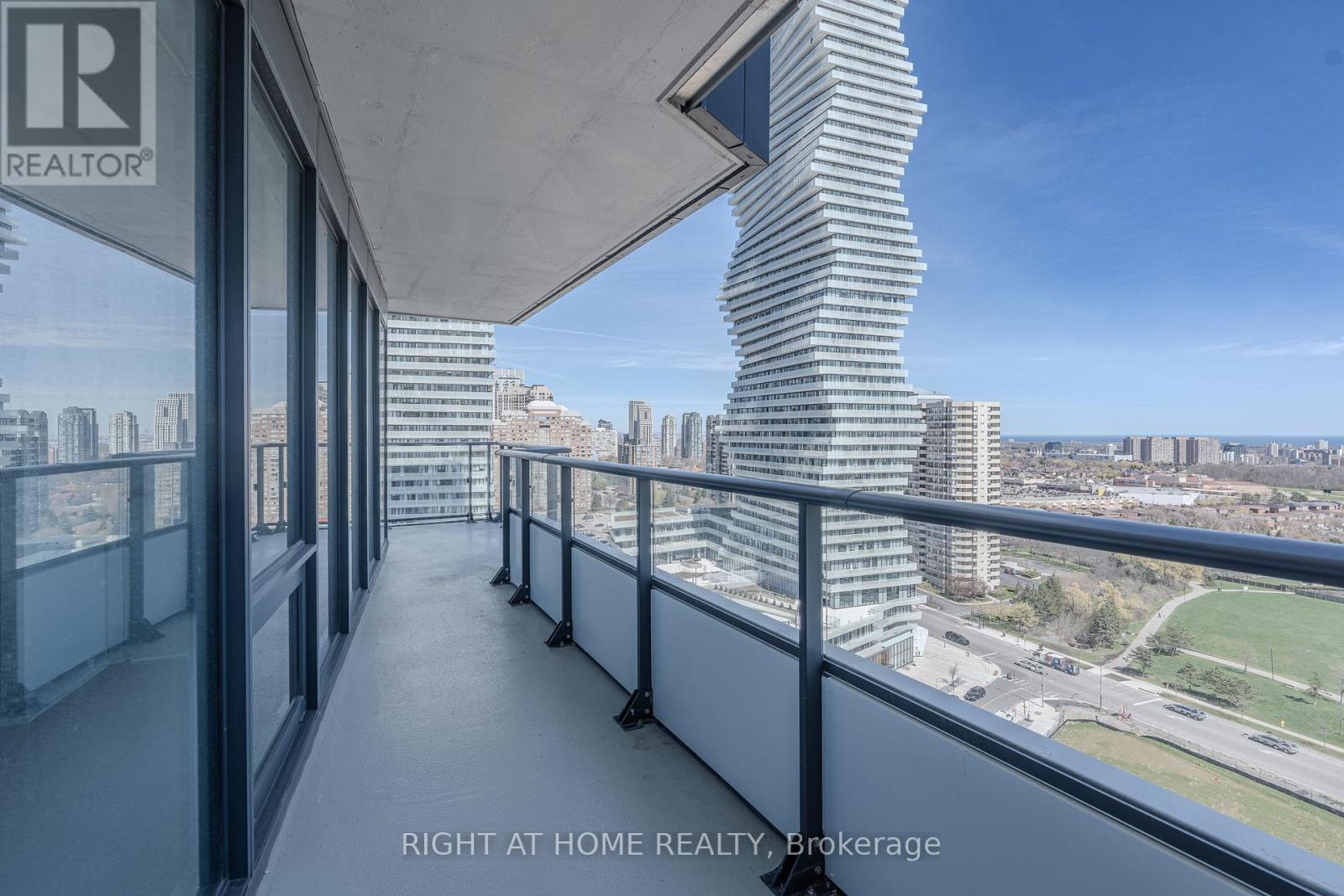 448 Burnhamthorpe Road, Mississauga, Ontario  L5B 4M6 - Photo 17 - W13235938