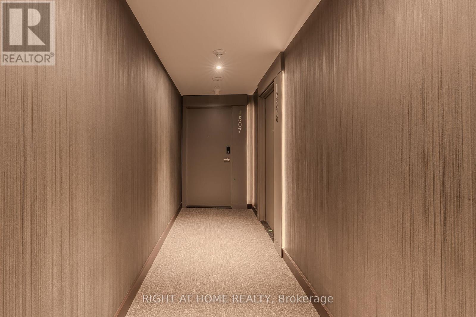 448 Burnhamthorpe Road, Mississauga, Ontario  L5B 4M6 - Photo 2 - W13235938